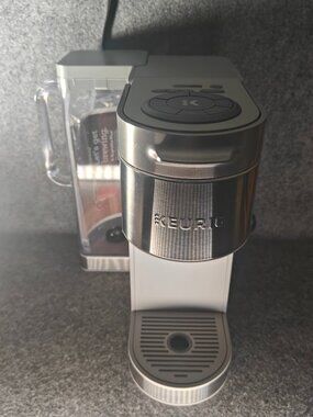 Keurig K921 Single‑Serve Coffee Maker Stainless Steel PREOWNED NO BOX